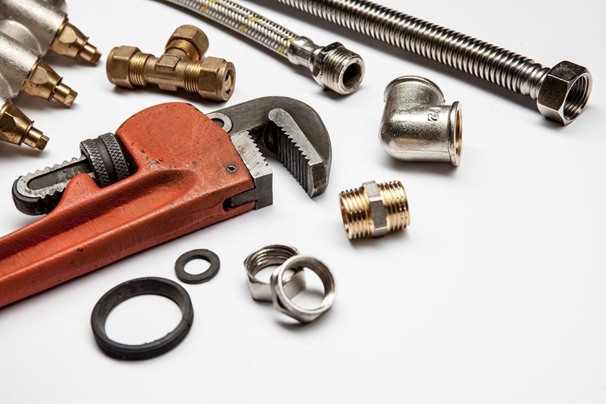 What Plumbing Repairs Should You Never DIY?